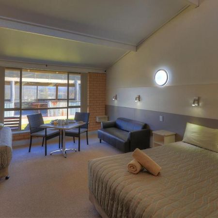 Tenterfield Motor Inn Екстериор снимка