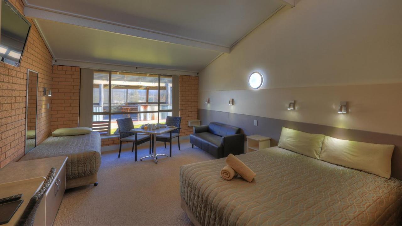 Tenterfield Motor Inn Екстериор снимка