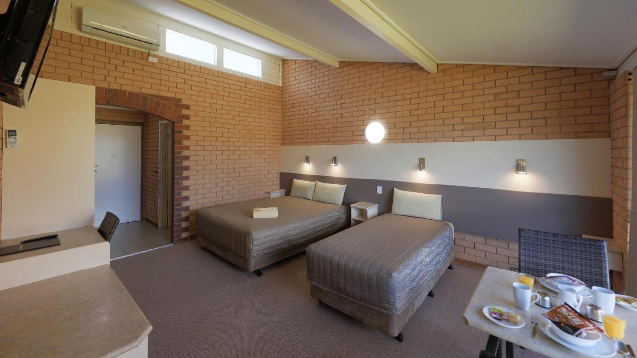 Tenterfield Motor Inn Екстериор снимка