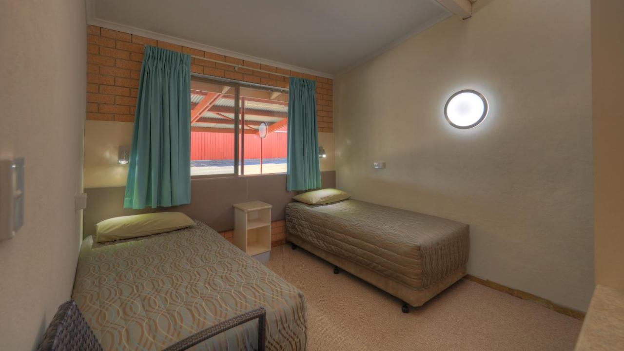 Tenterfield Motor Inn Екстериор снимка