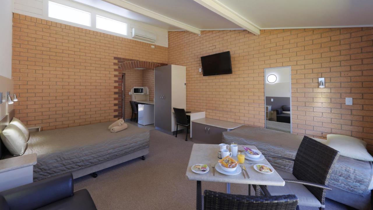 Tenterfield Motor Inn Екстериор снимка