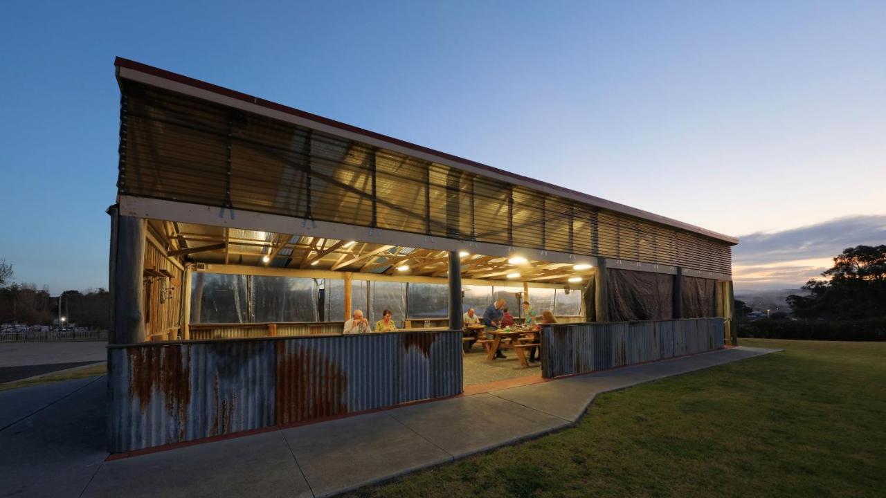 Tenterfield Motor Inn Екстериор снимка