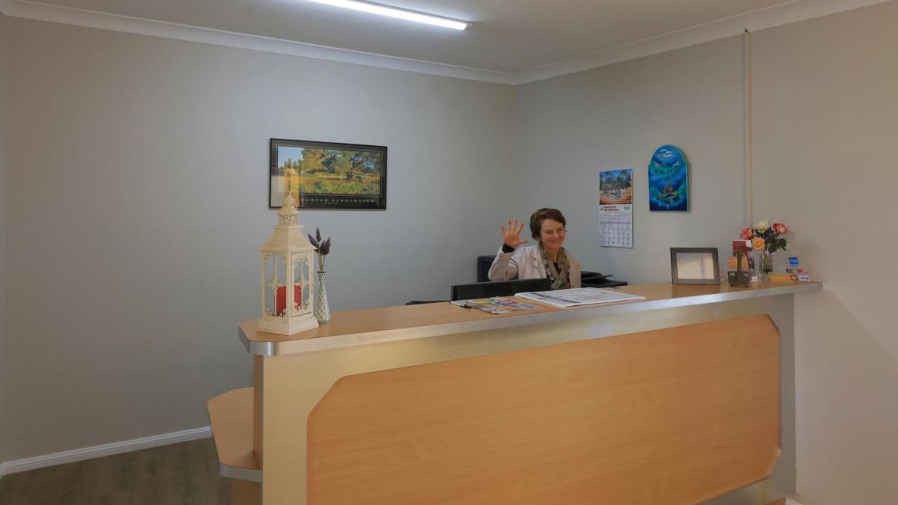 Tenterfield Motor Inn Екстериор снимка