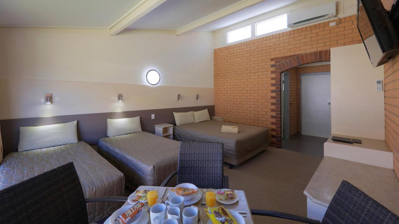 Tenterfield Motor Inn Екстериор снимка