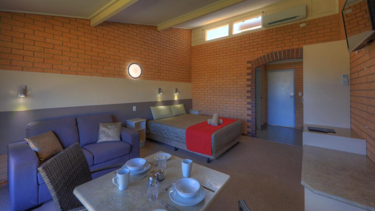 Tenterfield Motor Inn Екстериор снимка