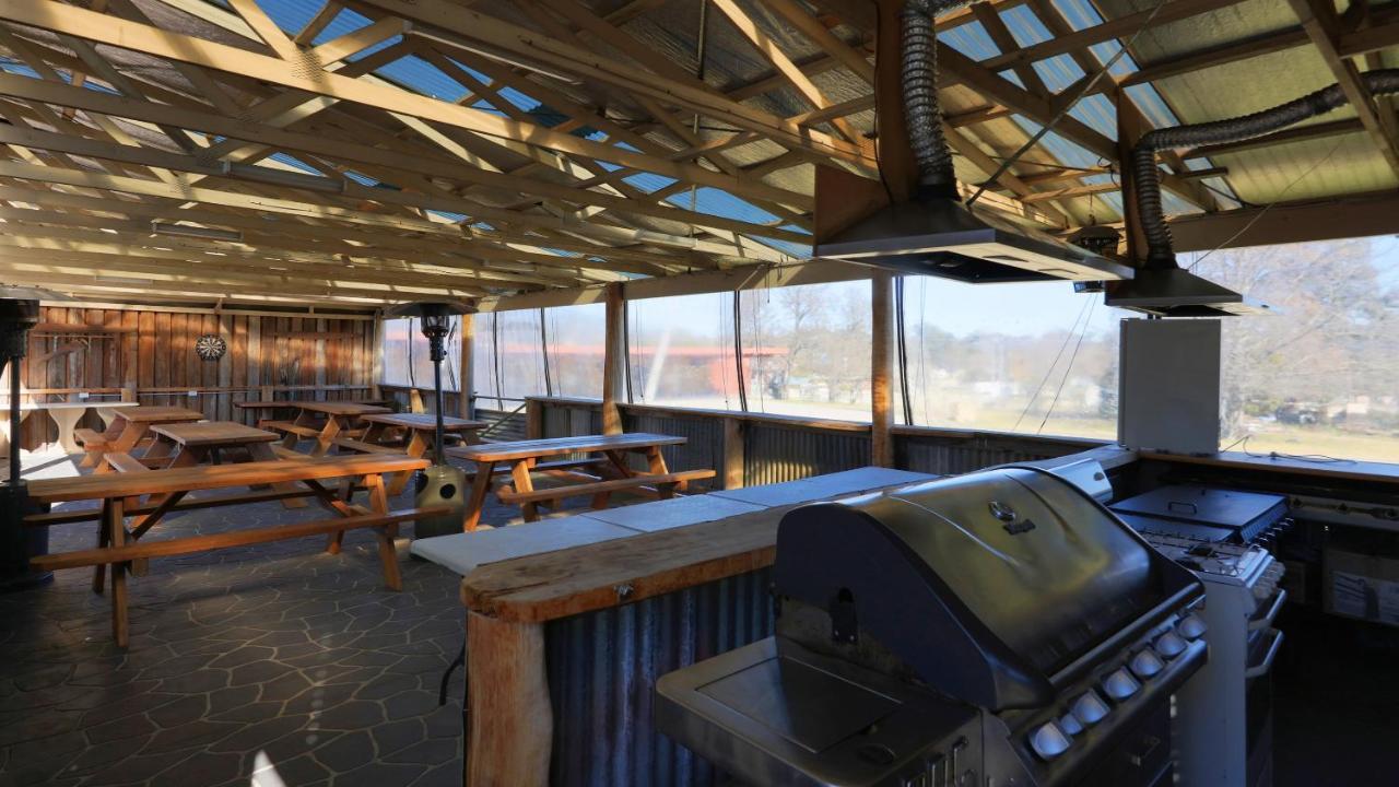 Tenterfield Motor Inn Екстериор снимка